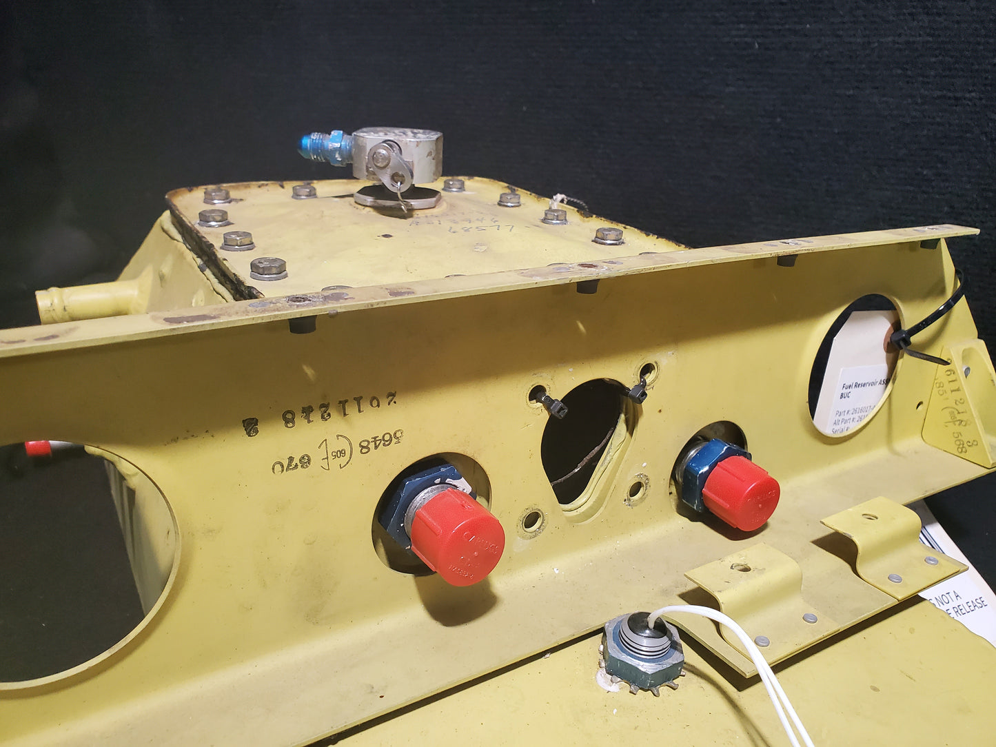 Fuel Reservoir Assy - Cessna - 5Y-BUC