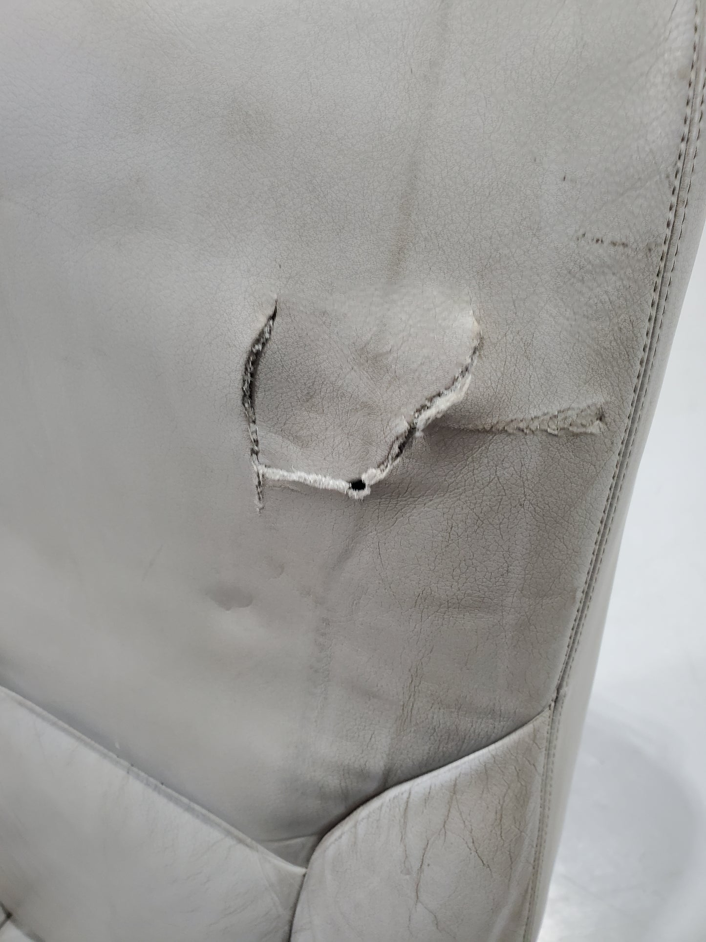 Seat Assembly - Crew Seat - 1 of 2 - Cessna - 5H-TAZ