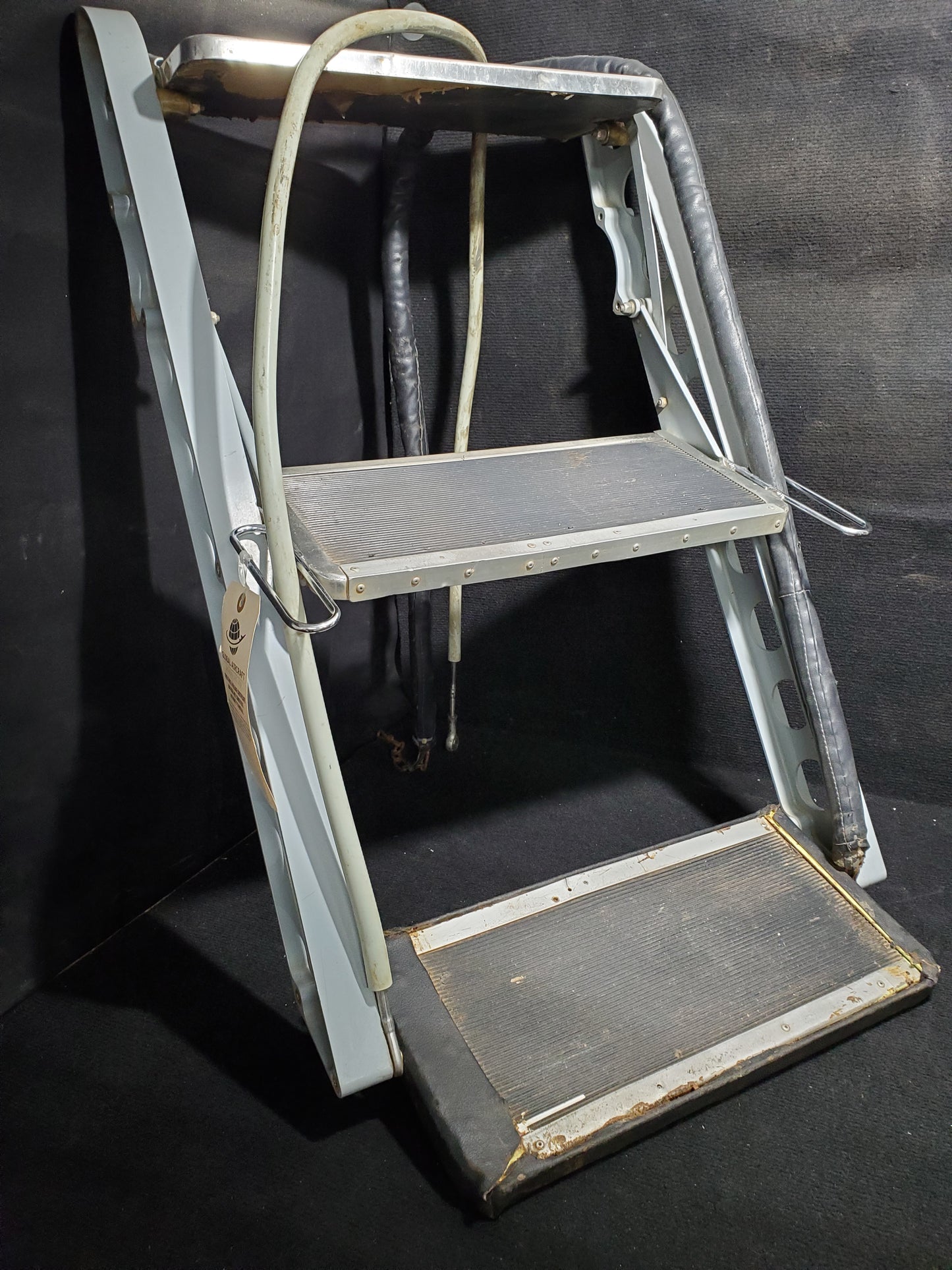 Passenger Step Assy - Cessna - 5H-NWA