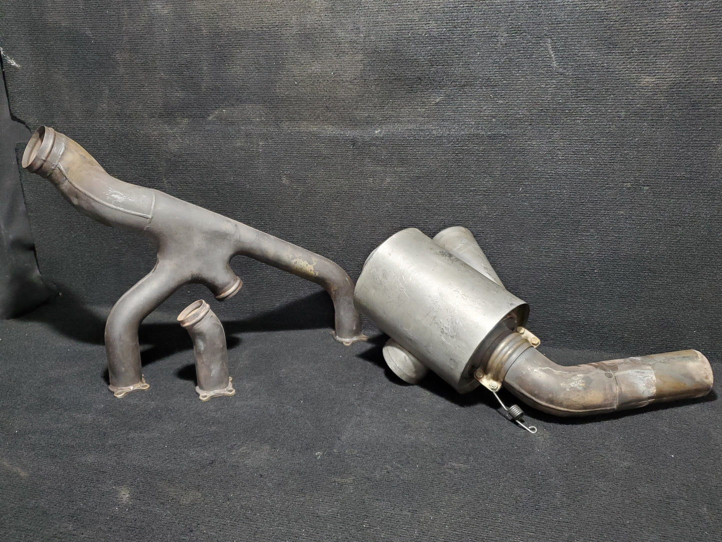 Exhaust Stack Assy LH - Hanlon and Wison - C-FMKY