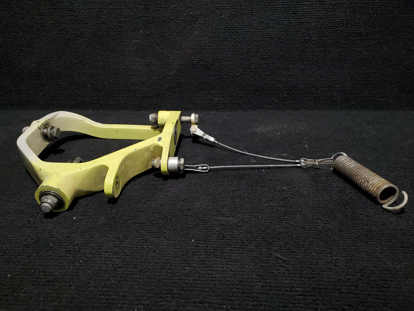 NLG Steering Yoke Assy - Beechcraft - C-FBPO