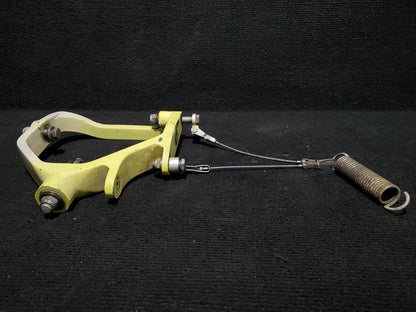 NLG Steering Yoke Assy - Beechcraft - C-FBPO