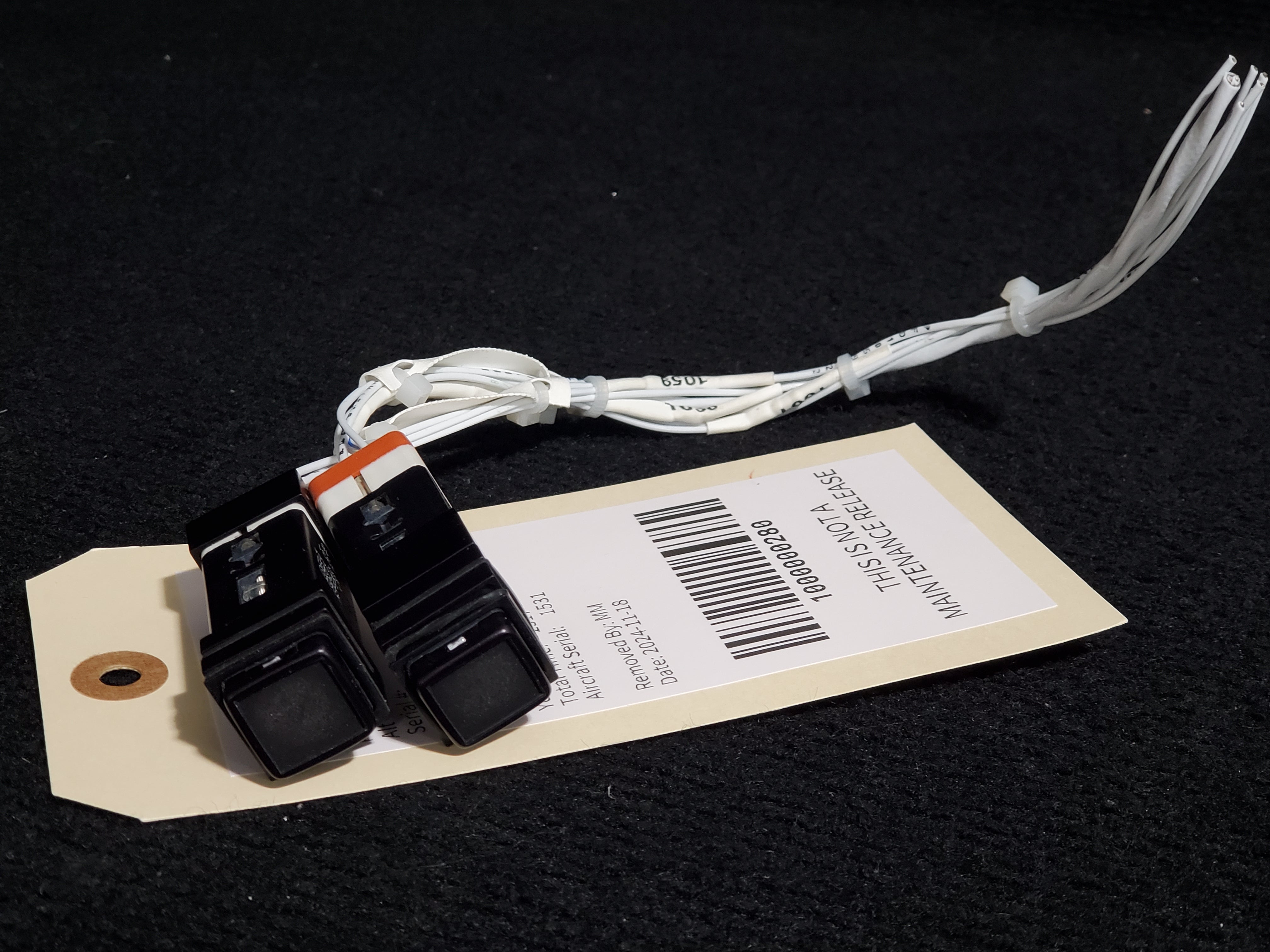 Avionics Rocker Switch AP/FD Switch Assy - Cirrus - C-GDJL – Global Aircraft Industries