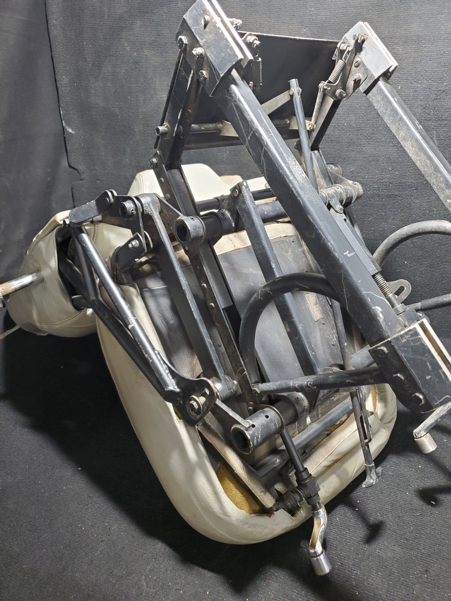 Seat Assembly - Crew Seat - 1 of 2 - Cessna - 5H-TAZ