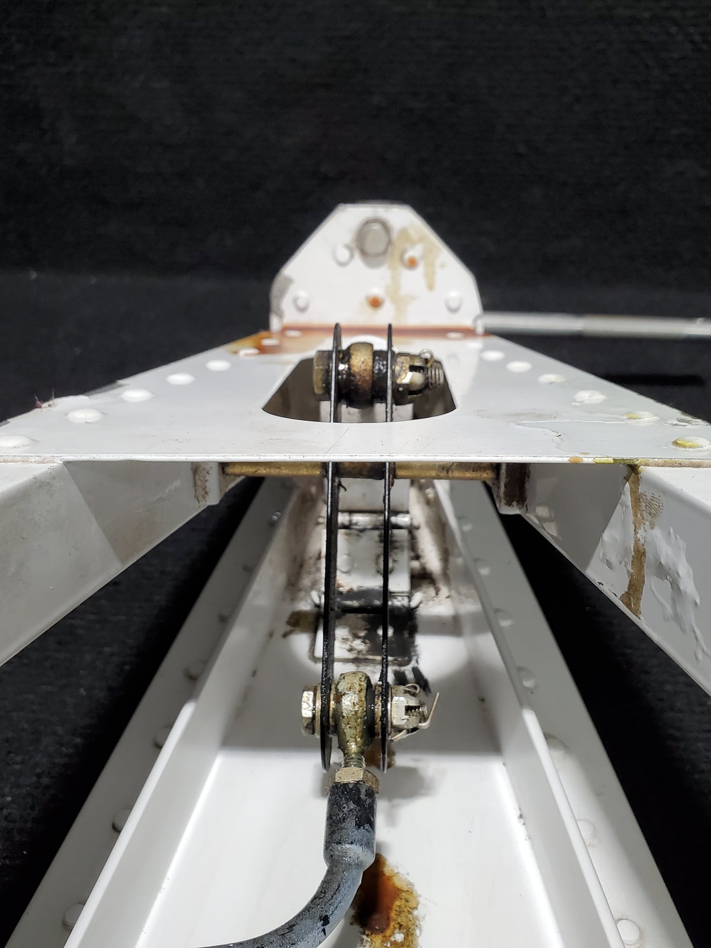 Rudder Gust Lock Assy - Aero Twin INC - OO-SEX