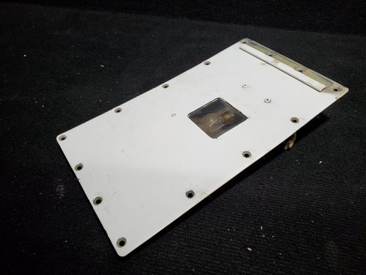 Access Cover w/ Courtesy Light - RH - Cessna - 5H-TAZ