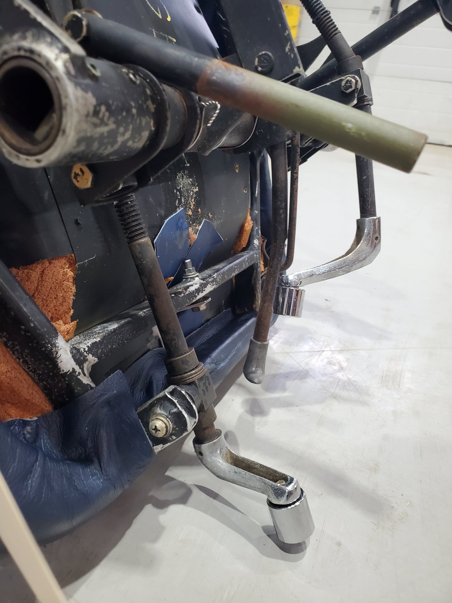 Seat Assembly - Crew Seat w/ Armrests - 2 of 2 - Cessna - OO-SEX