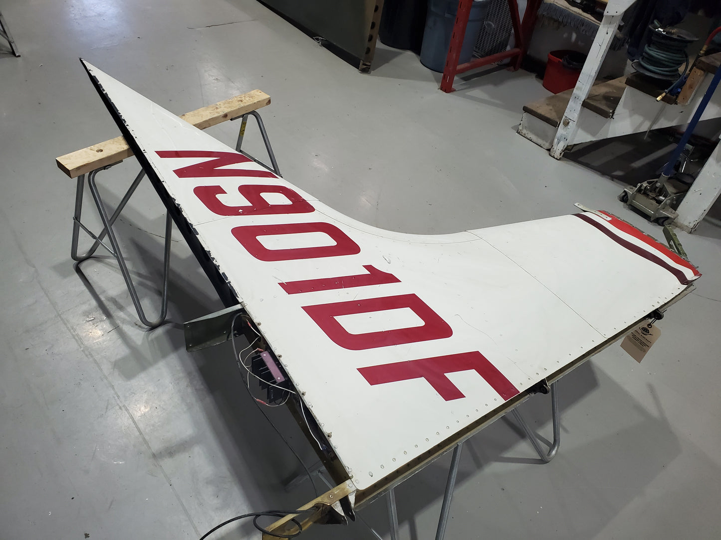 Fin Assembly with Dorsal - Cessna 185 - C-FJEZ