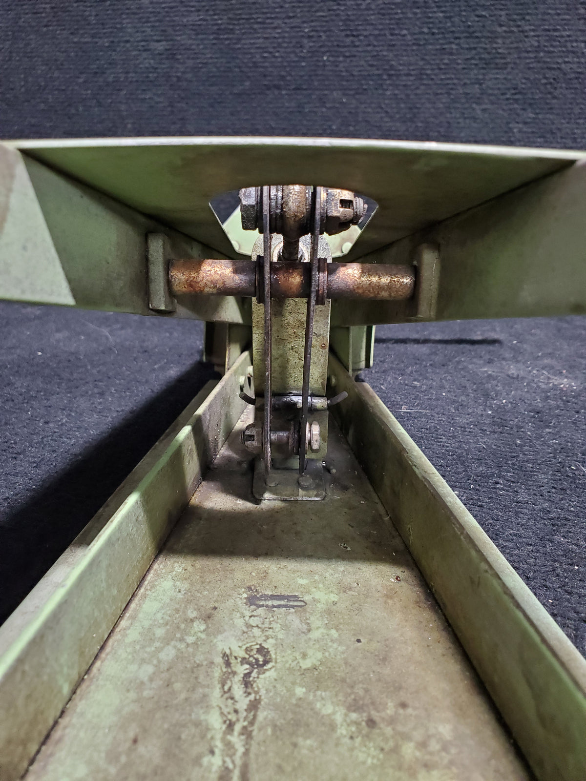 Rudder Gust Lock Assy - Aero Twin INC - V3-HGW