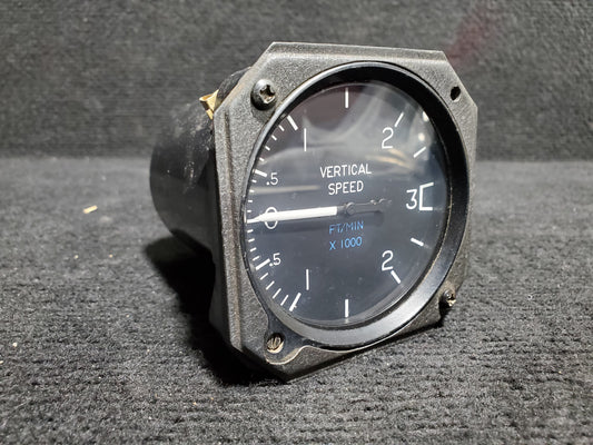 Vertical Speed Indicator - United Instruments - 5H-TAZ