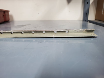 Seat Rail Co-Pilot LH INBD - Cessna - C-FKXV