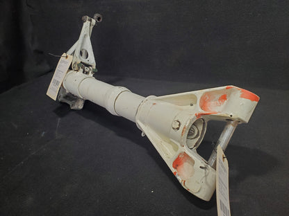 Main Landing Gear Strut Assy RH - Cessna - C-FSYN