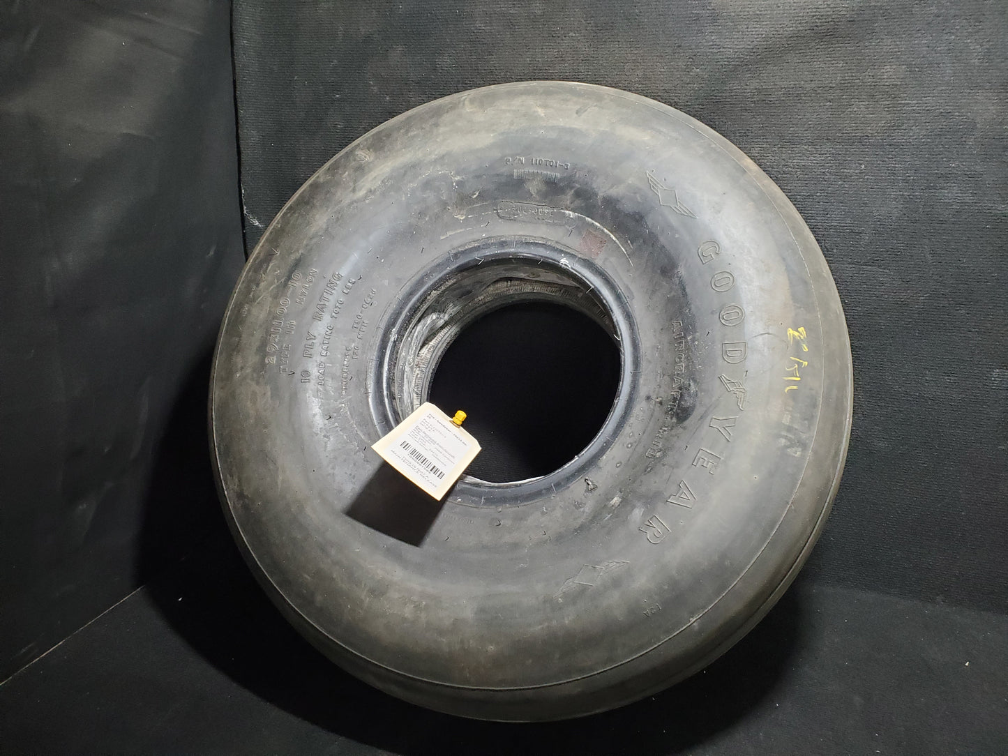 Tire - Goodyear - 29x11.00-10 - 5Y-ZBW