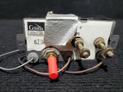 Oil pressure & Ammeter Indicators - Cessna - C-FJEZ