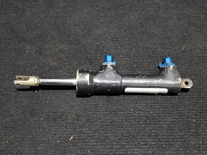 Brake Master Cylinder - Cessna - 5Y-ZBW