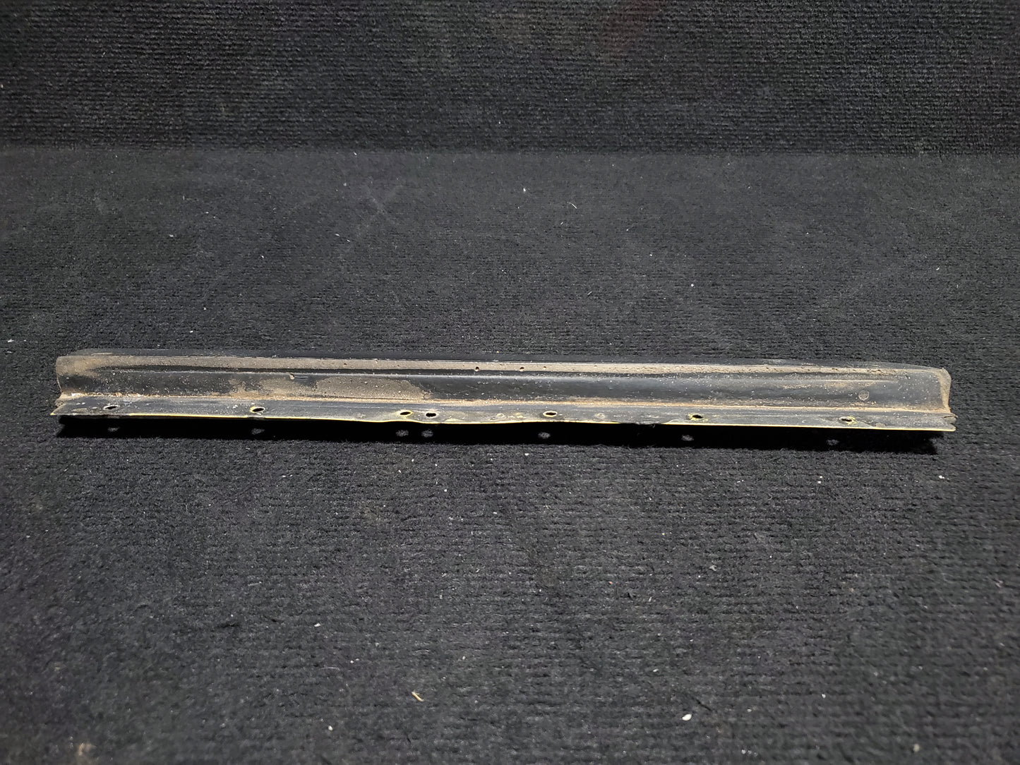 Knee Bumper Assy - Cessna - 5Y-ZBW