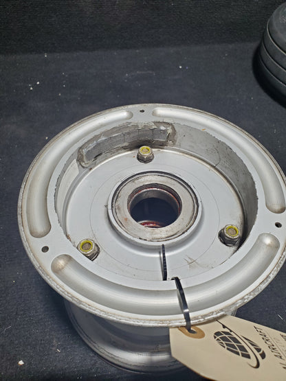 Main Wheel Assy - Cleveland - Cirrus - C-GDJL