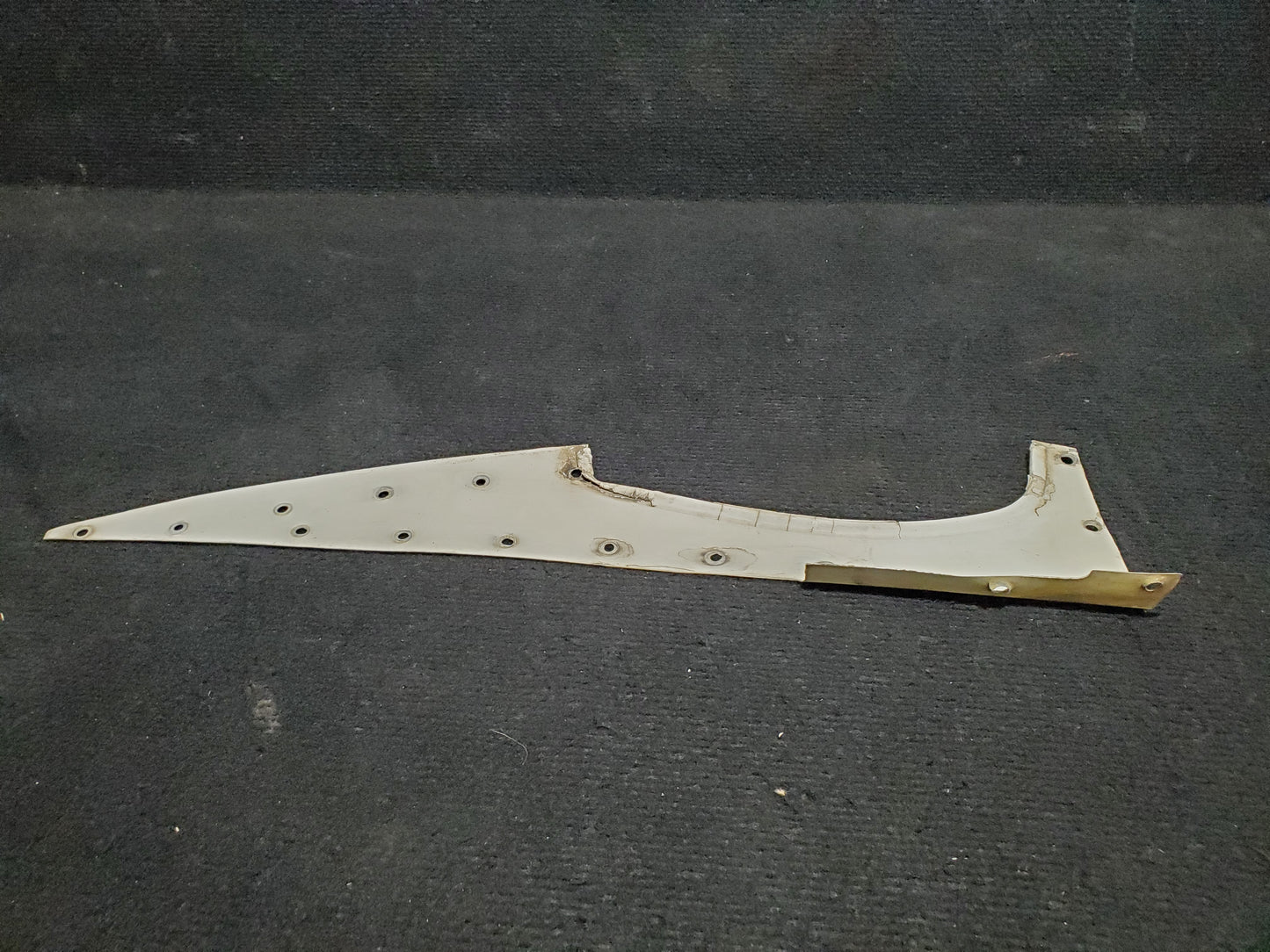 Strut Cuff - RH - Cessna - 5Y-ZBW