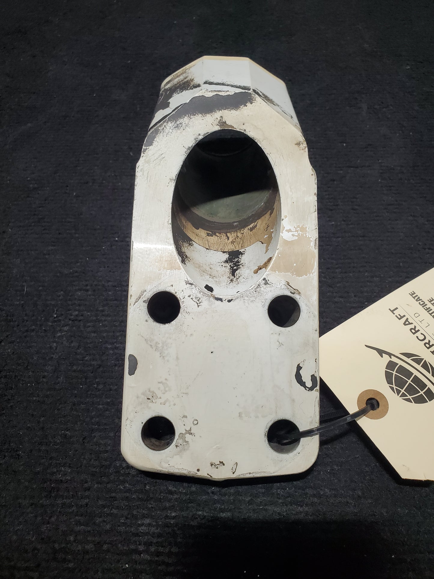 MLG Axle Fitting - Cessna 208B - OO-SEX