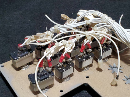 Switch Assy Plate - Cessna - 5H-TAZ