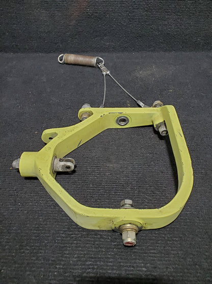 NLG Steering Yoke Assy - Beechcraft - C-FBPO