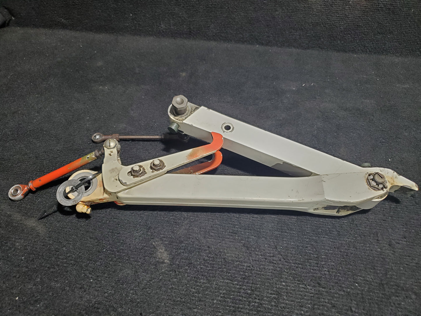 MLG Brace Assy LH - Cessna - C-FSYN