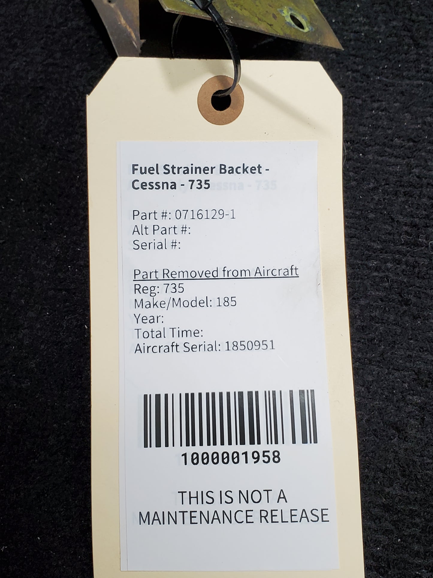 Fuel Strainer Backet - Cessna - 735