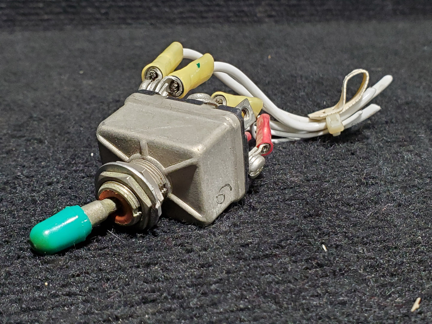 Prop De-Ice Switch - 5H-TAZ