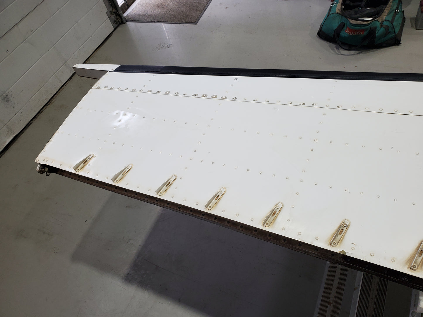 Horizontal Stabilizer - Cessna 208B Caravan - 5H-NWA