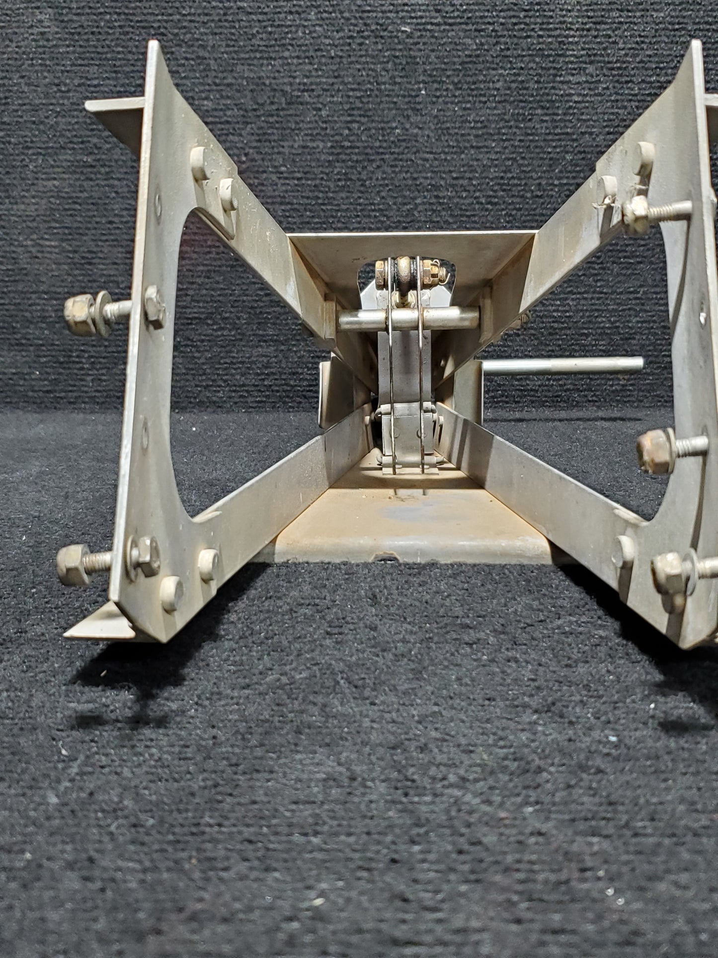 Rudder Gust Lock Assy - Aero Twin Inc - 5Y-ZBW
