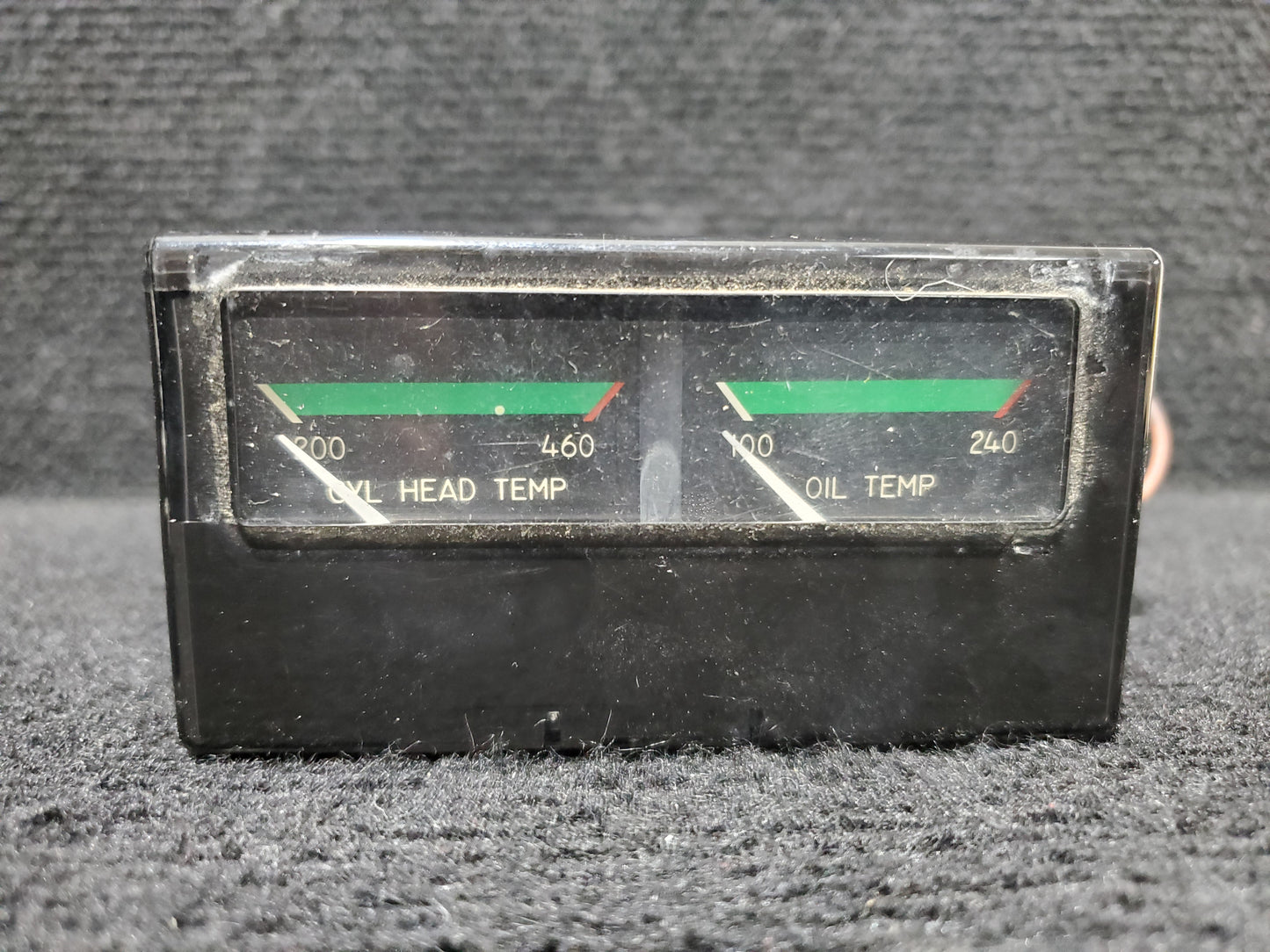 CHT and Oil Temperature Indicator- Cessna - C-FJEZ