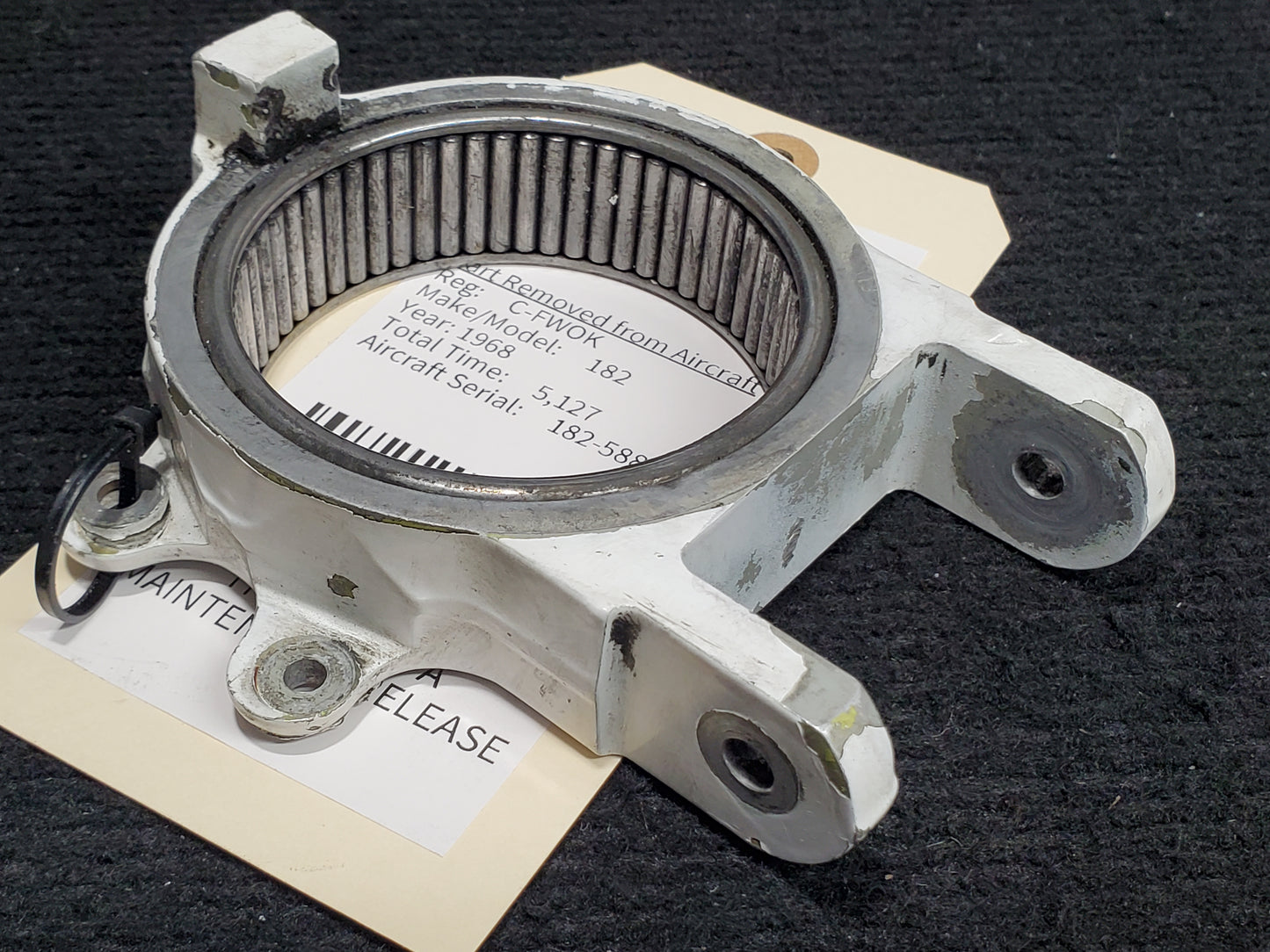 NLG Collar Assy - Cessna - C-FWOK