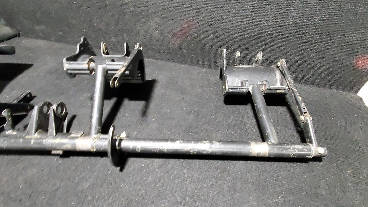 Torque Tube Assy with Rudder Pedals - Cessna - 5H-TAZ