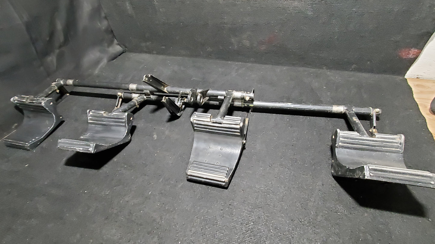 Torque Tube Assy with Rudder Pedals - Cessna - 5H-TAZ