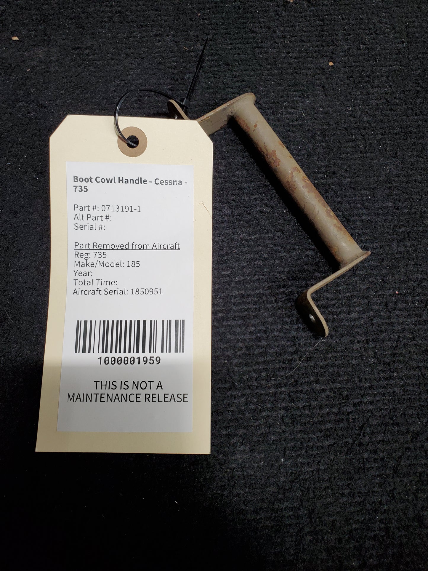 Boot Cowl Handle - Cessna - 735