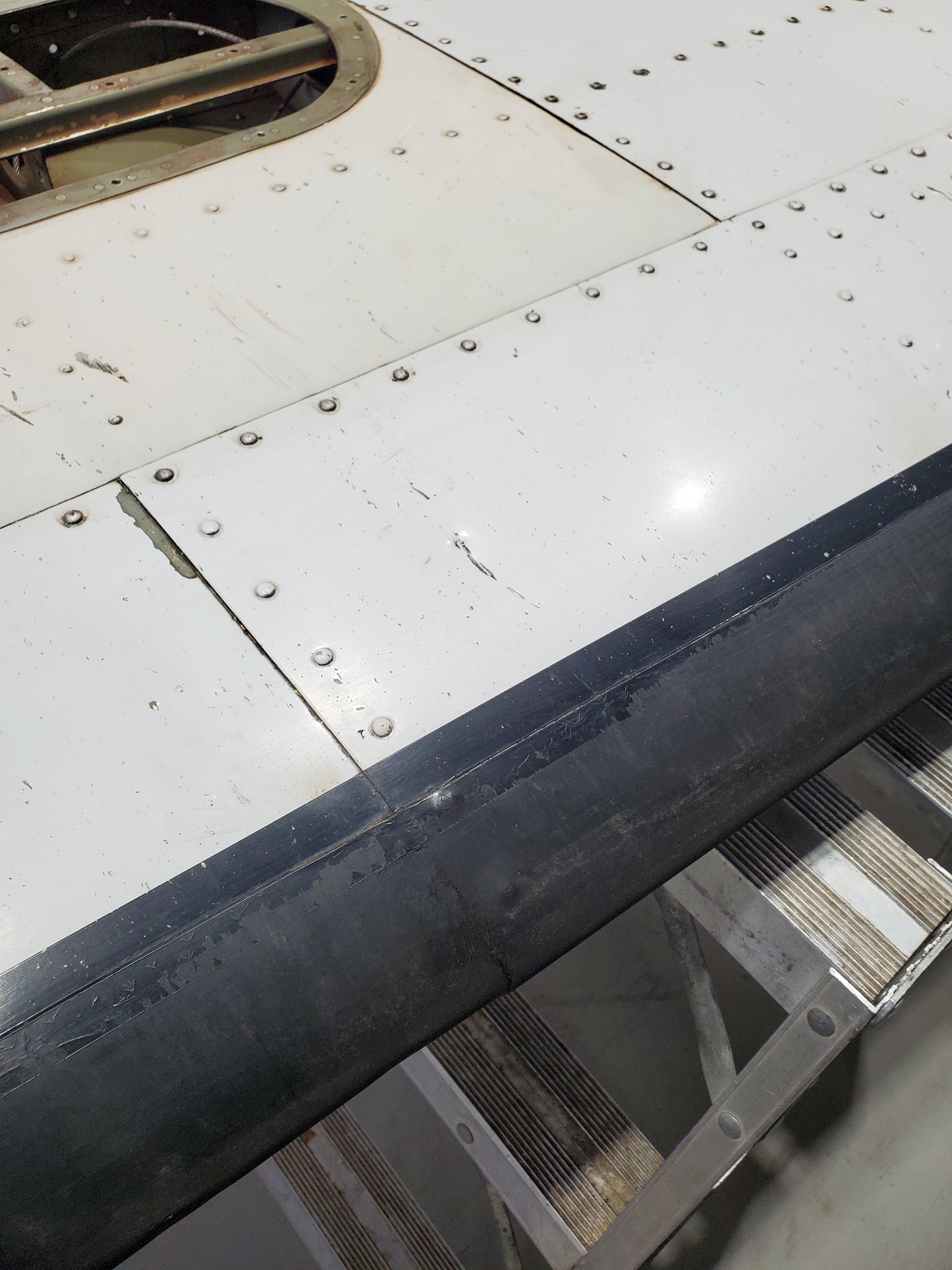 Horizontal Stabilizer - Cessna 208B Caravan - 5H-NWA