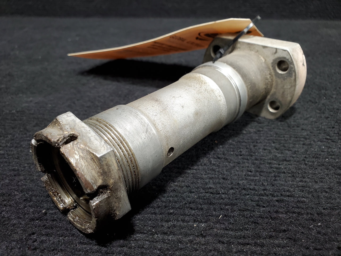 Axle - Cessna - C-FJEZ