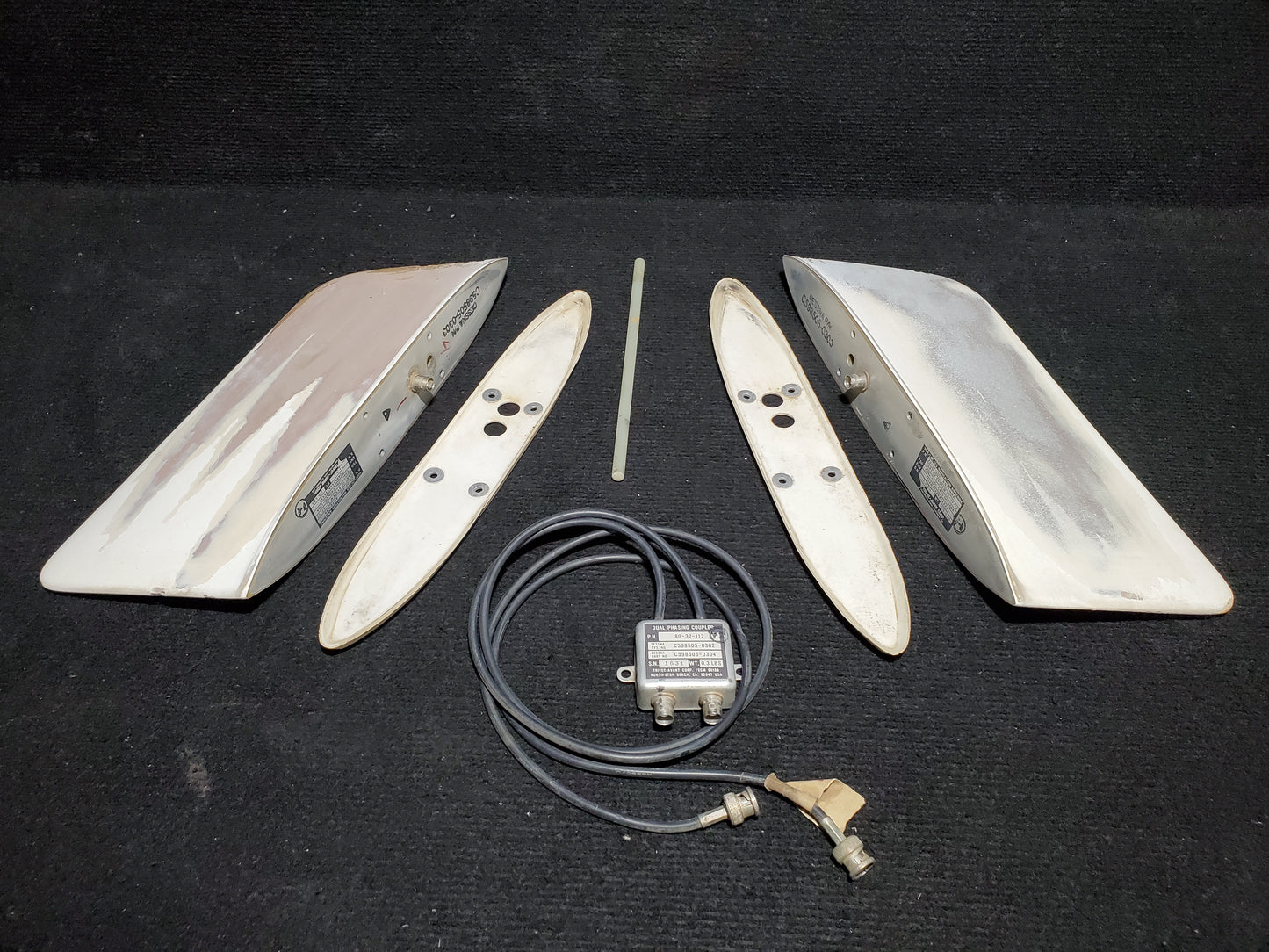 VOR/LOC/GS Navigation System - Trivec Avant Corp - 5H-NWA