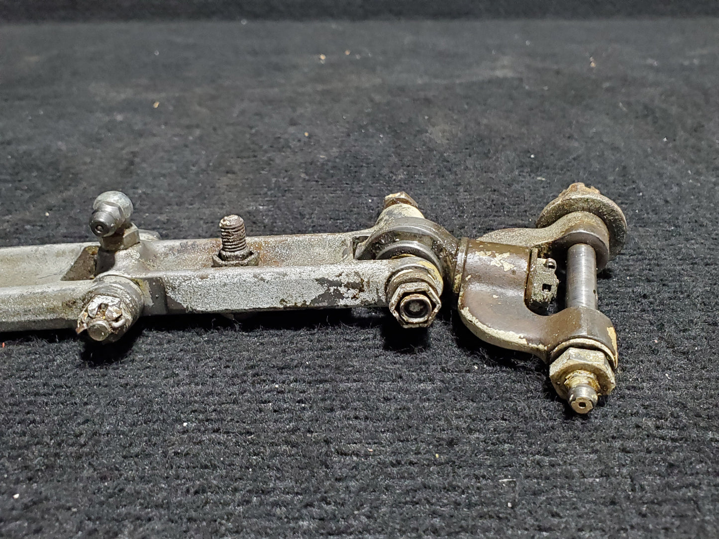 NLG Steering Yoke Assembly - Beechcraft - C-GRMK