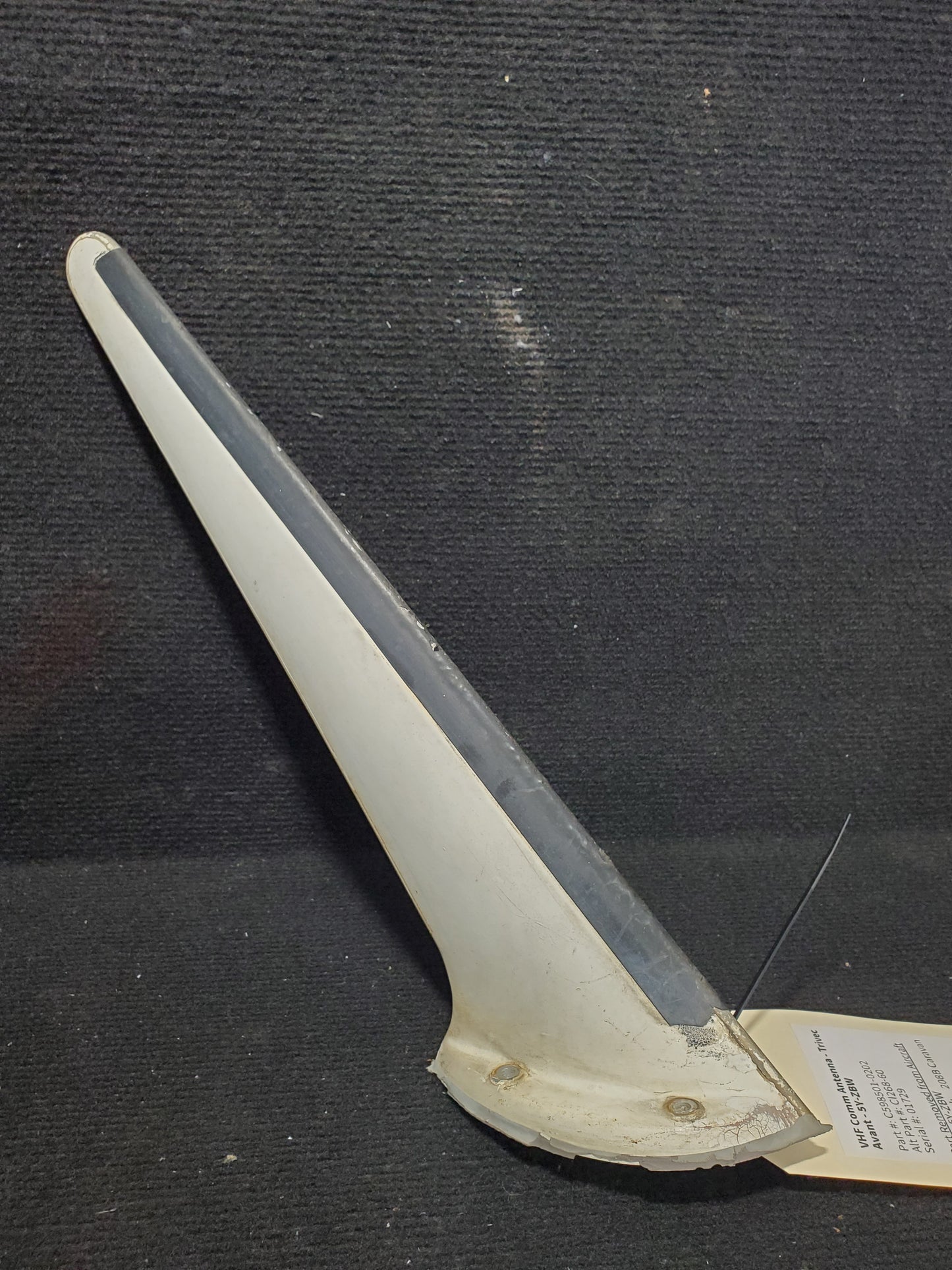 VHF Comm Antenna - Trivec Avant - 5Y-ZBW