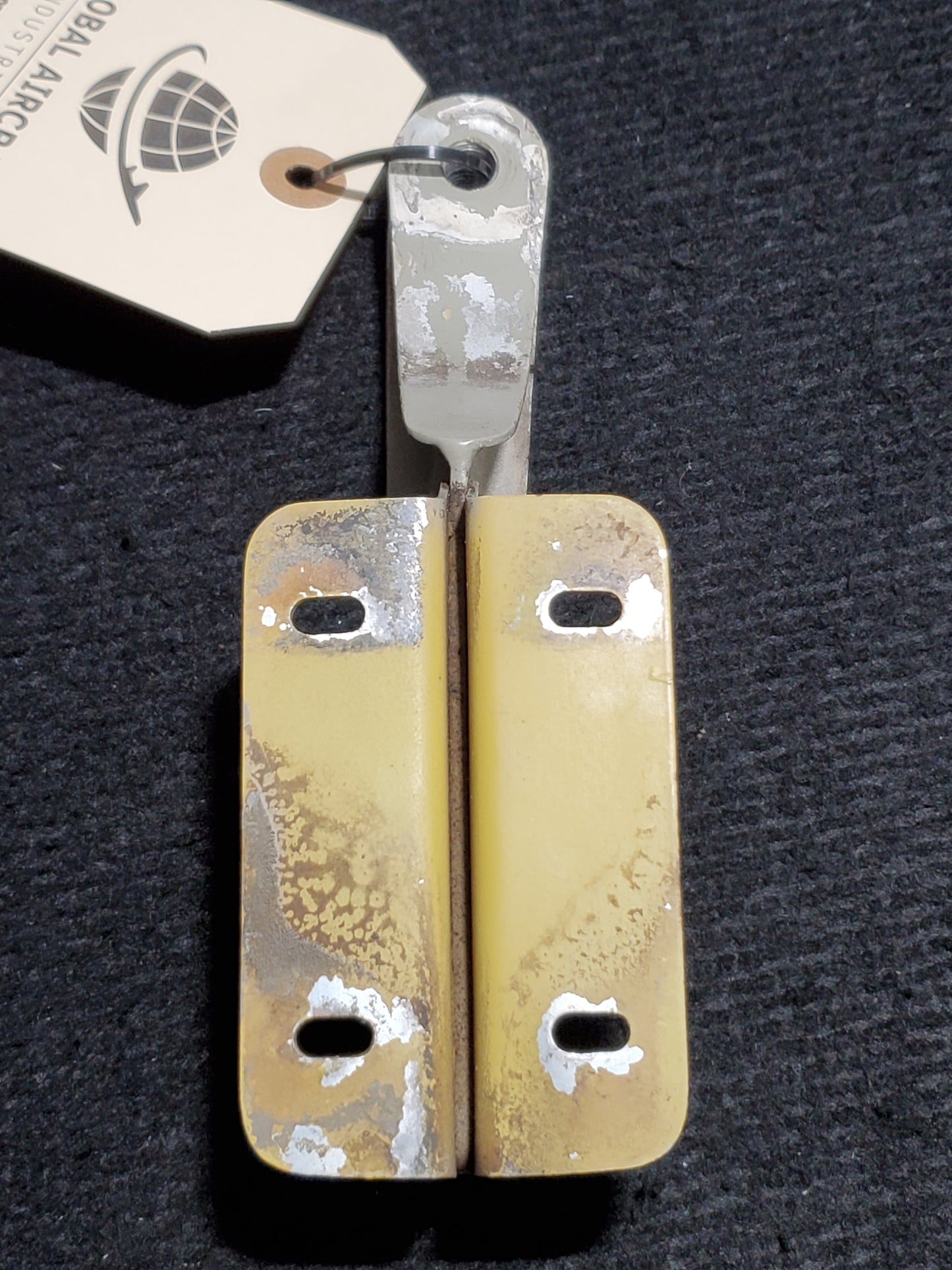 Cowl Door Hinge Assy - LH FWD - Cessna - 5Y-RNA