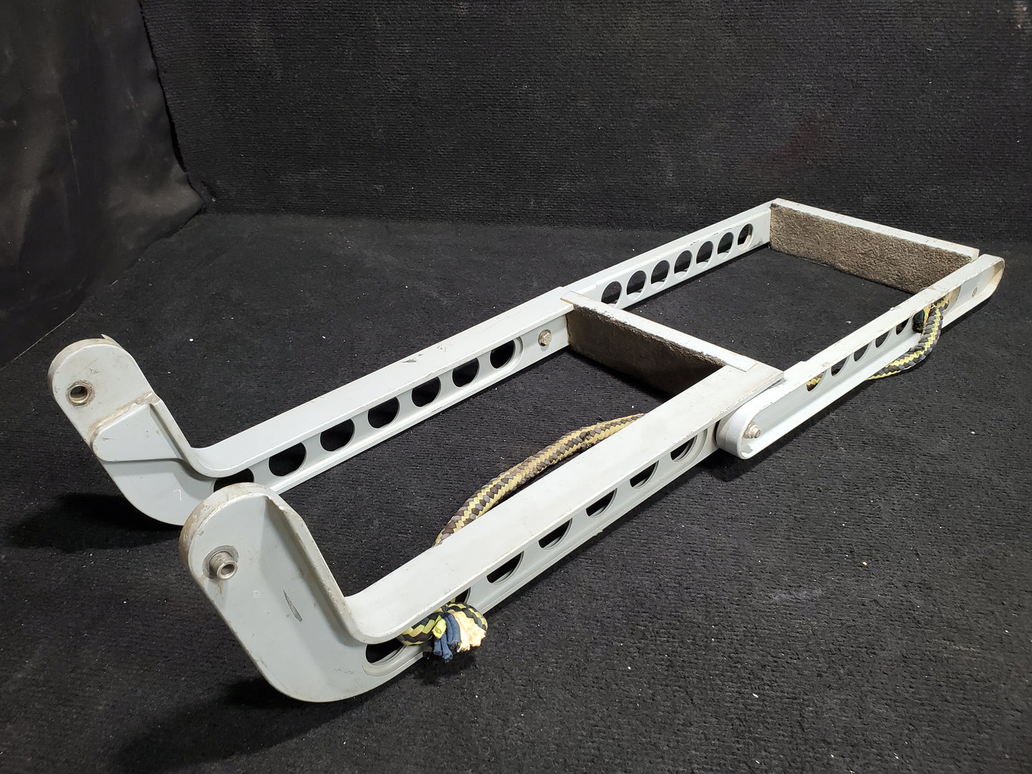 Crew Step Assembly - Cessna - 5Y-TAZ