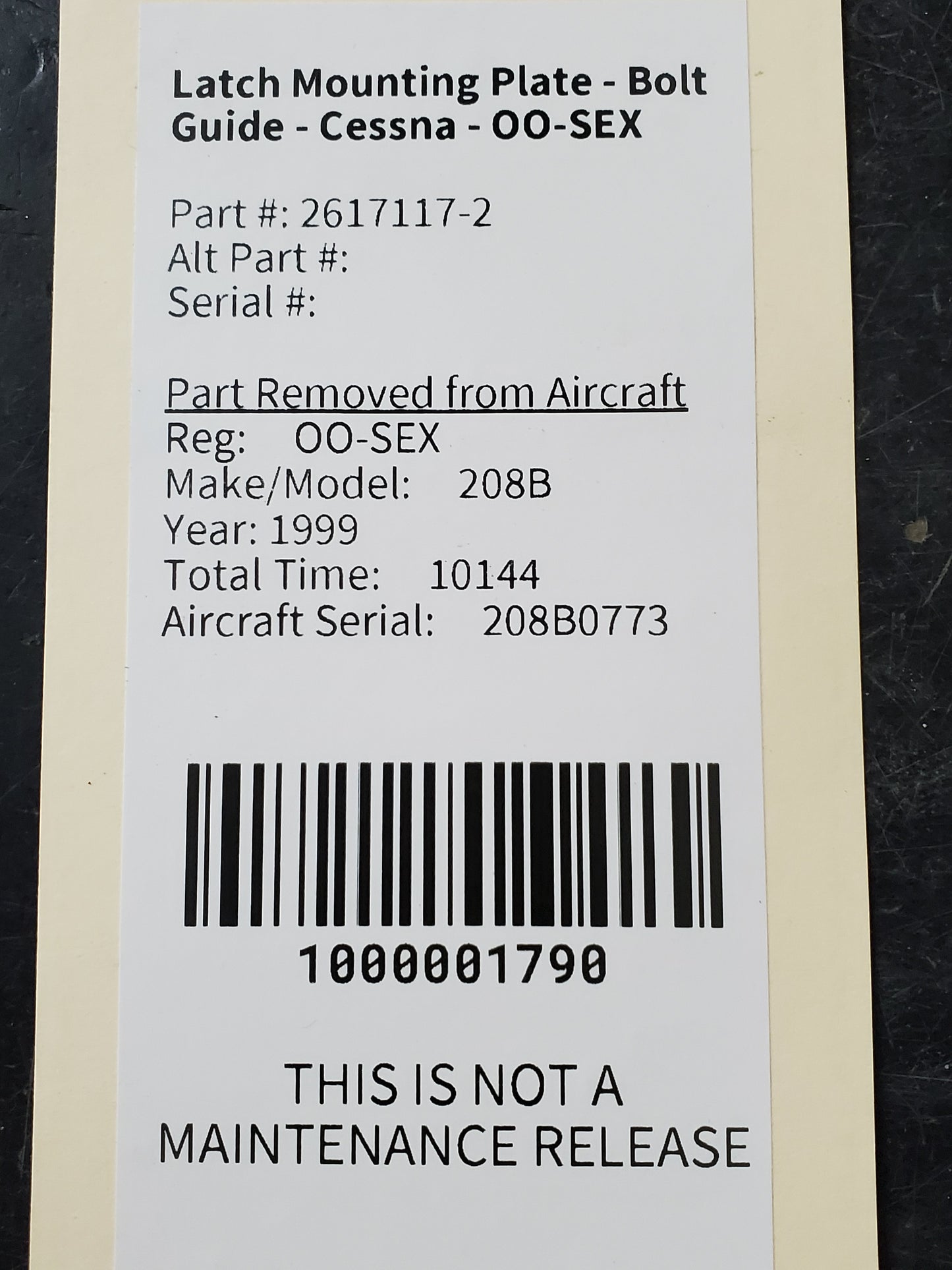 Latch Mounting Plate - Bolt Guide - Cessna - OO-SEX