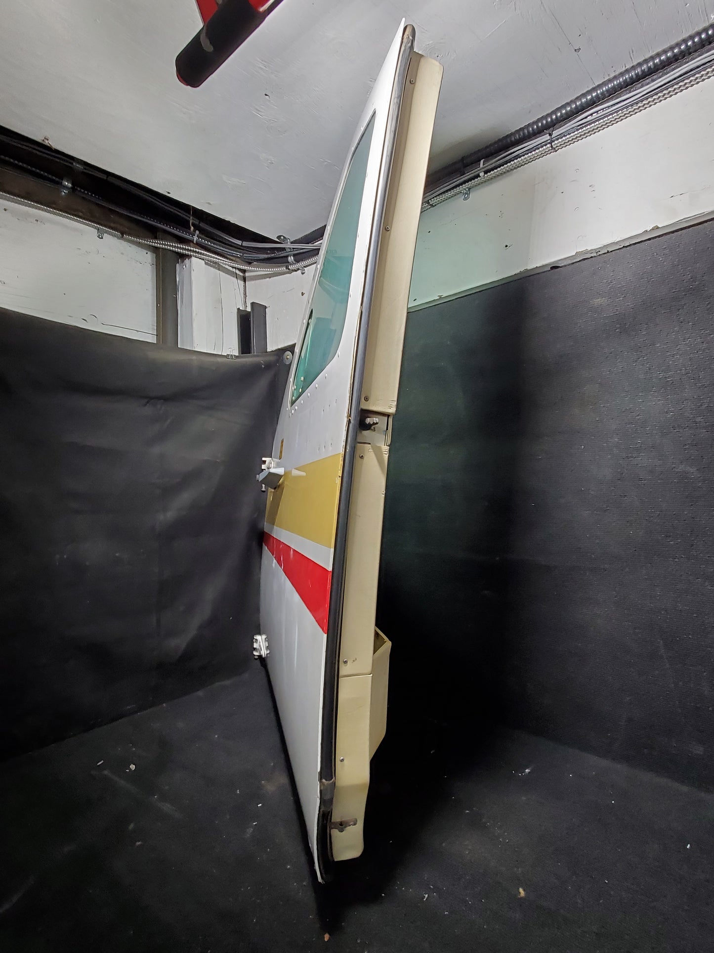 Crew Door - LH - Cessna - 5H-TAZ