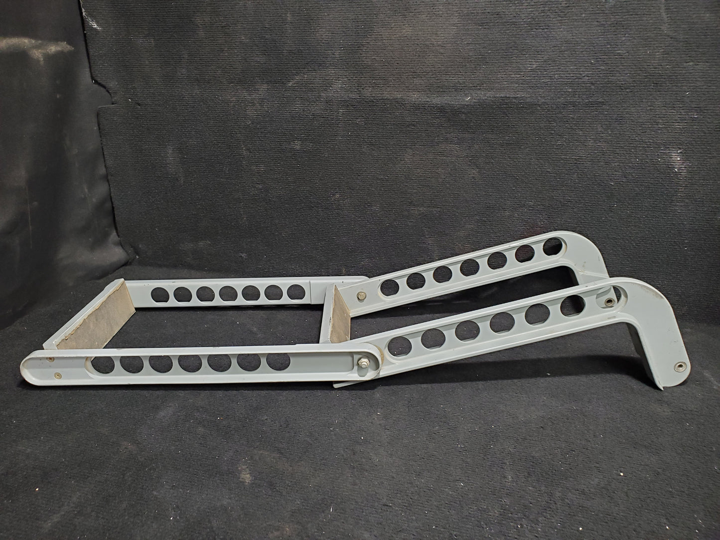 Crew Step Assembly - Cessna - 5Y-MME