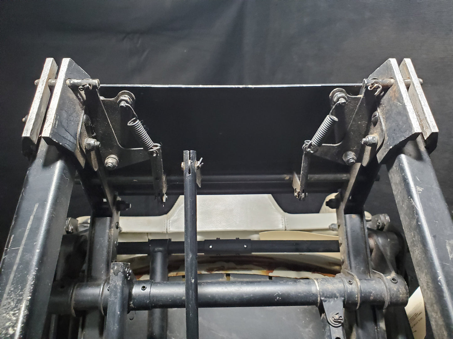 Seat Assembly - Crew Seat - 1 of 2 - Cessna - 5H-TAZ