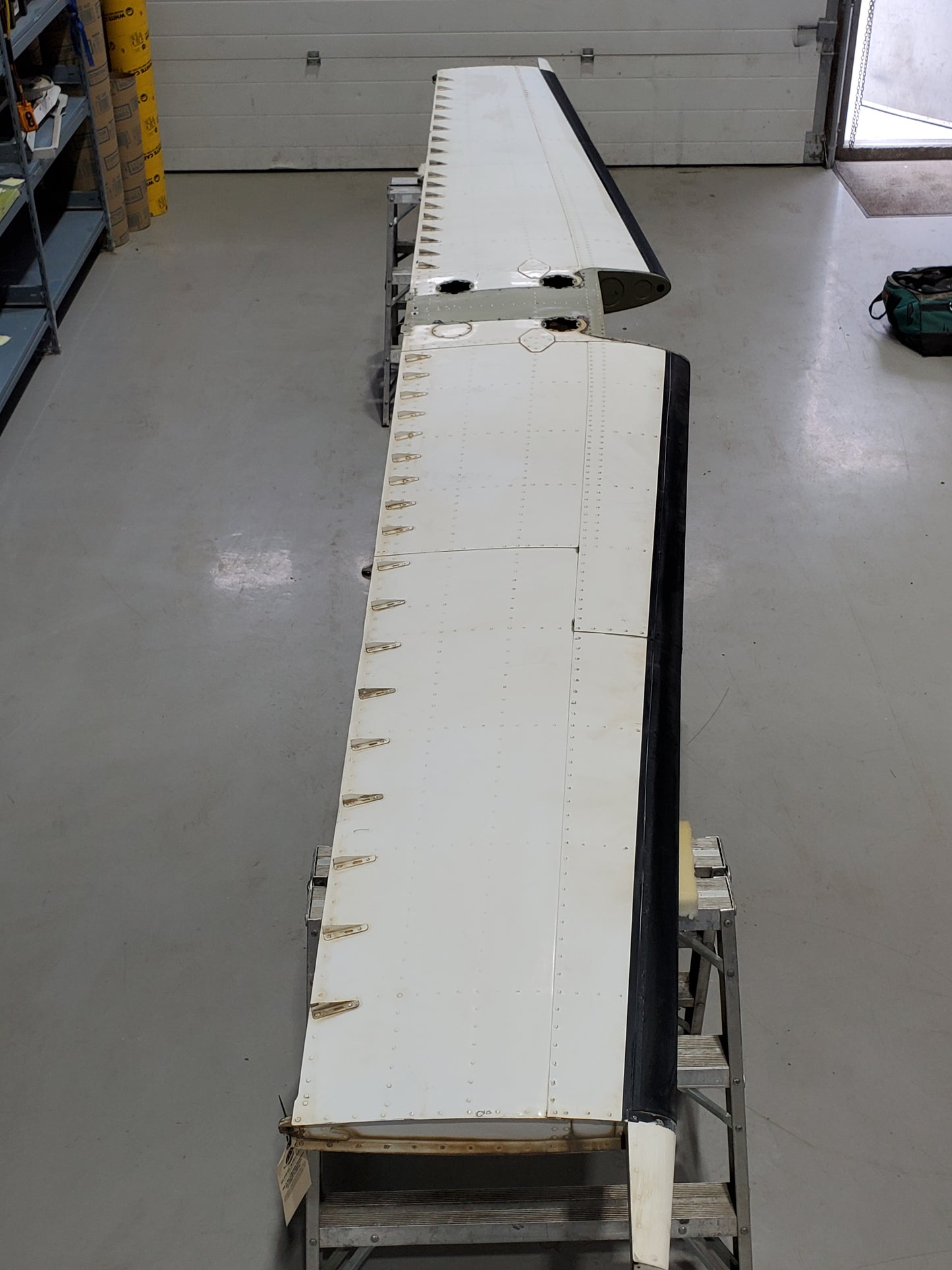 Horizontal Stabilizer - Cessna 208B Caravan - 5H-NWA