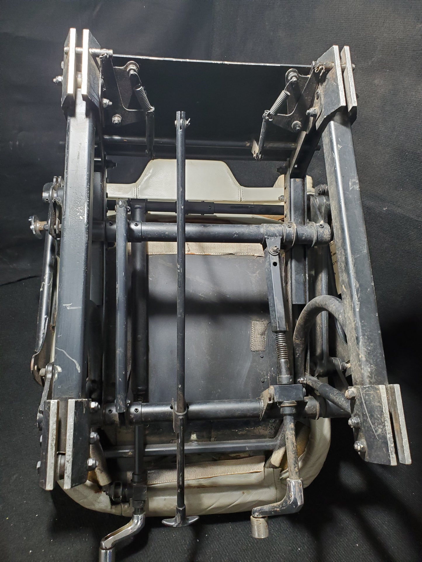 Seat Assembly - Crew Seat - 1 of 2 - Cessna - 5H-TAZ