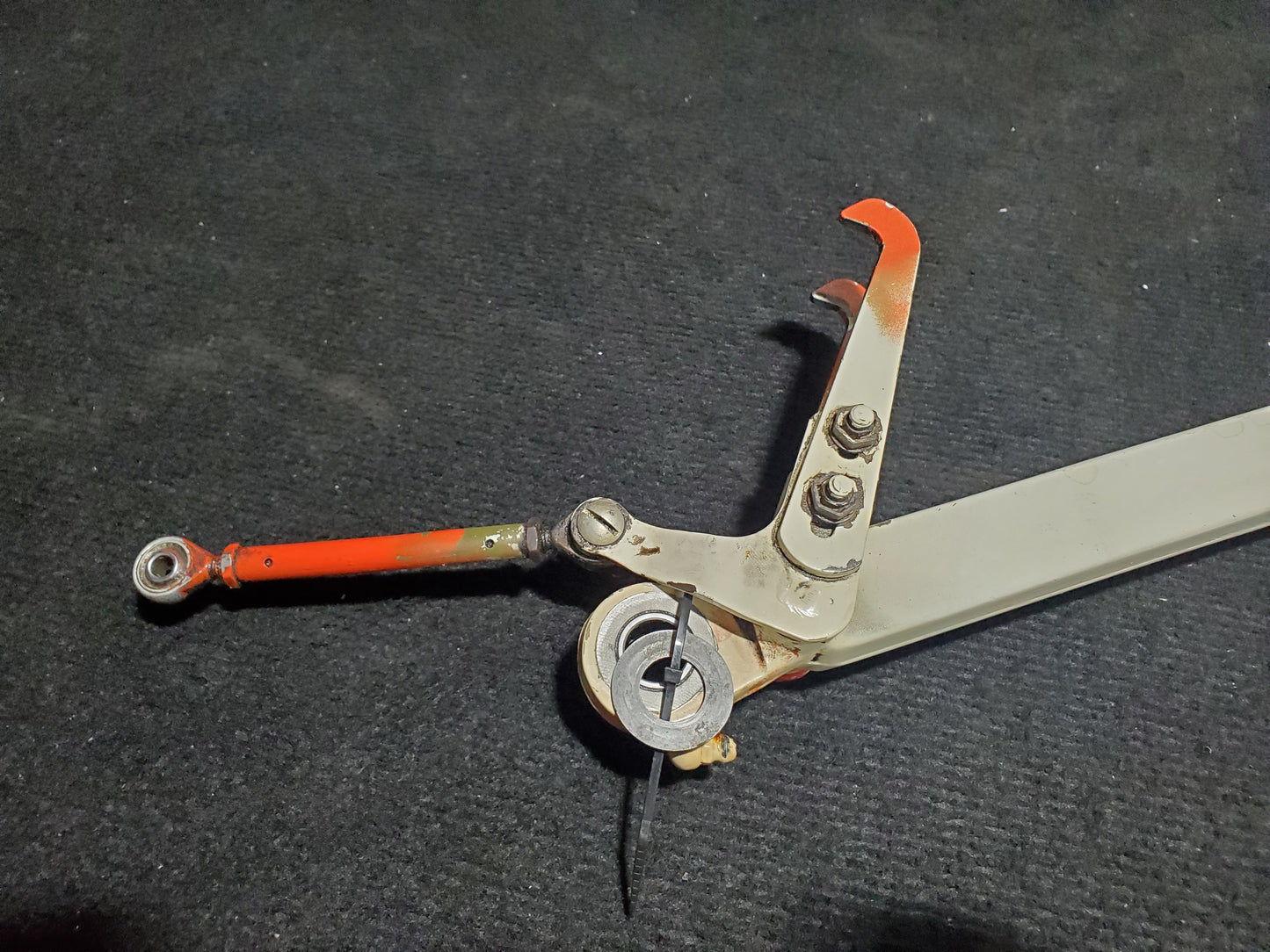 MLG Brace Assy LH - Cessna - C-FSYN