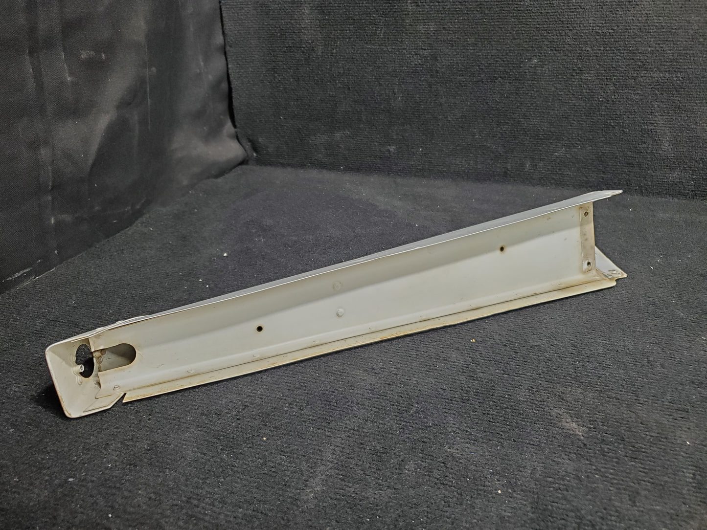Vertical Fin Tip Assy W/ Flashing Beacon - Cessna - 5H-NWA